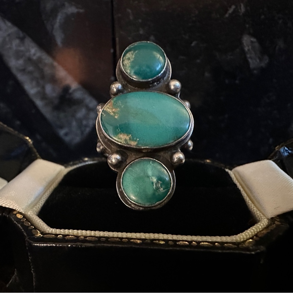 Beautiful Vintage Sterling Silver Three Stone Green Blue Natural Turquoise Ring